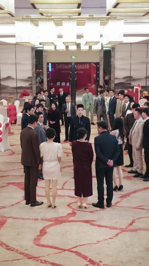 净身出户后，我转身踏青云 第9集