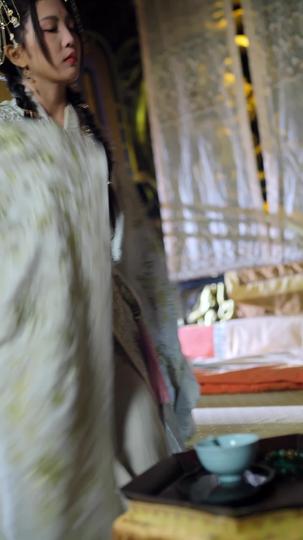 灵魂互换后皇后娘娘野翻了 第5集