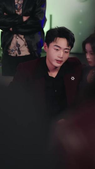 Queen in Disguise: Play Nice, Strike Hard Episode 6