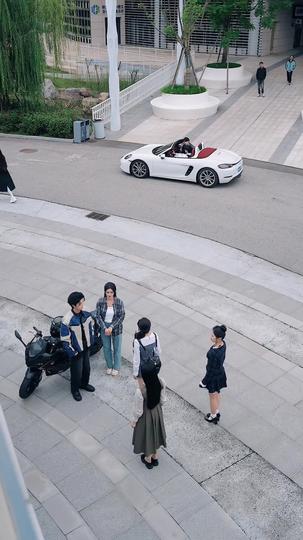 Ditabrak Idola Kampus, Aku Jadi Rebutan Episode 6