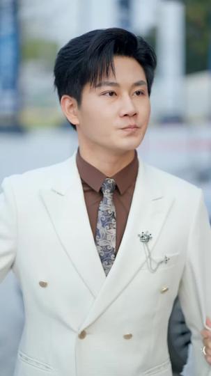 نظام الاستدعاء الأسطوري: رحلة انتقامية وصعود إمبراطورية 10مجموعة