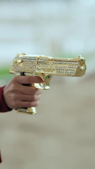 Wo die Lüge endet, beginnt die Krone 8Folgen