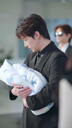 Under My Nose, Over My Heart Episode 6