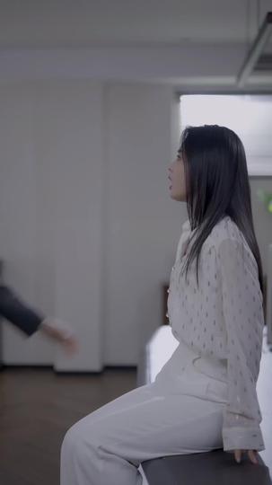 Topeng Manis Istri Simpanan Episode 10