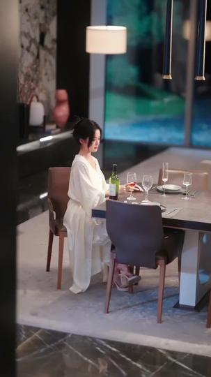 離婚後夫人她驚豔全球 第1集