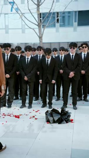 召喚女總裁和女帝后，我橫着走 第2集