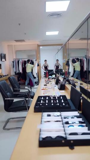 冷徹社長と入れ替わったら、彼のうつ病を治した 第 2 話