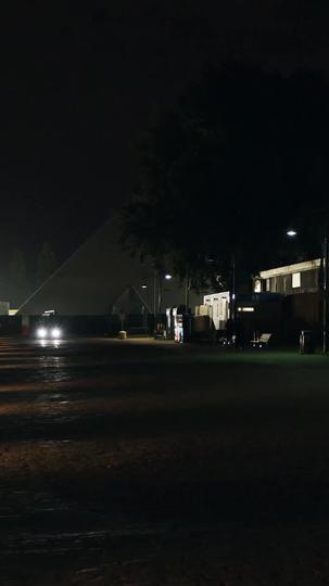 Fugindo à Máfia, Me Caso com Um Bilionário Sem-teto 10Episódio