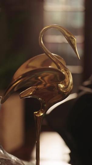 Sua Noiva Bilionária é Minha Esposa Traidora (Dublado) 1Episódio