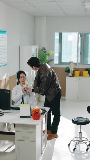 On Call for His Obsession Episode 9