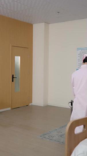 Surviving a Romantic Novel Episode 2