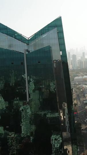 Love Fades, I Rise Episode 1