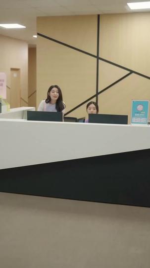 ซินเดอเรลล่ากับทายาทต้องสาป(พากย์ไทย)  ที่3ตอน