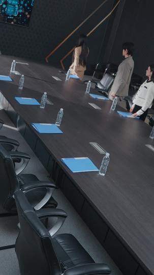 出狱后，真千金她只想夺权 第8集