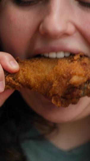 After I Lost 80 Pounds, My Online Boyfriend Resold Me Episode 1