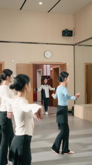 The Stage Is Hers, So Is the Spotlight Episode 9