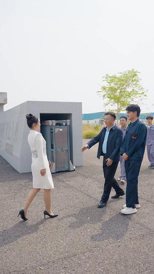 被裁员后厂子倒闭了 第7集