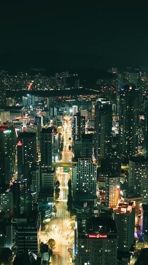 Me pregunto quién es la X más cruel Episodio 1