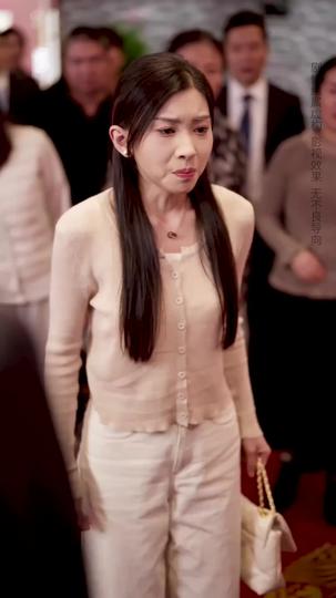 Ex-Wife, Extra Fabulous Episode 10