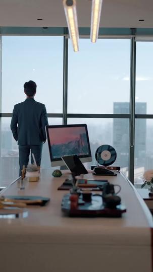 The First Thing He Heard Was Betrayal Episode 1