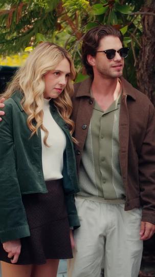 Fingiendo salir con el quarterback en Navidad Episodio 11