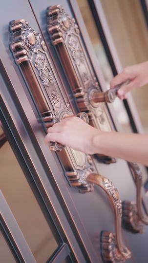 離婚後,周律師他對我死纏爛打 第1集