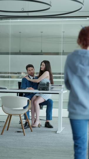 Spoiled by My Billionaire Sugar Daddy Episode 2