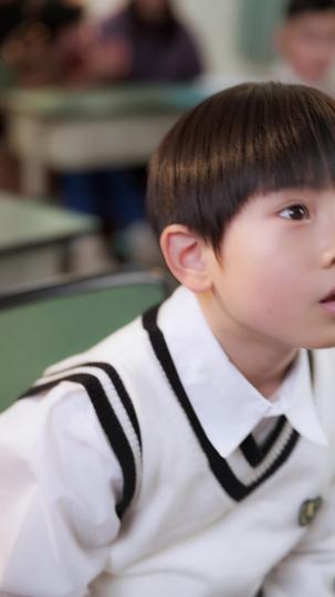 Três Golpes e Uma Pena de Adeus (Dublado)	 8Episódio