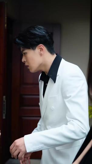 Love Off-Script: A Heart That Strays Episode 11