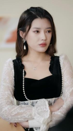 Surviving a Romantic Novel Episode 3