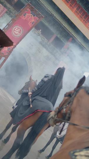 Crown in One Hand, Fire in the Other Episode 5