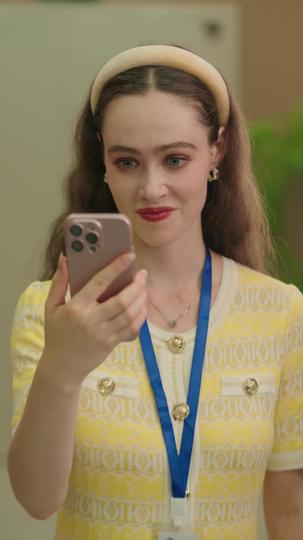 The Intern is the Undercover Boss Episode 8