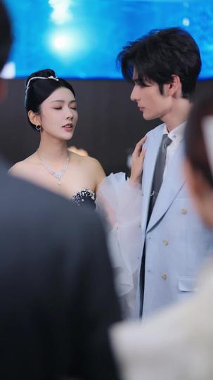 系統讓黑千金虐女,她反手虐渣 第10集