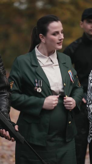 Tritt zurück! Dem Adler entkommt nichts 8Folgen