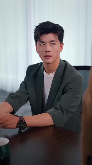 بعد الاستقالة، صار بعيدا عن المتناول (مدبلج) 3مجموعة