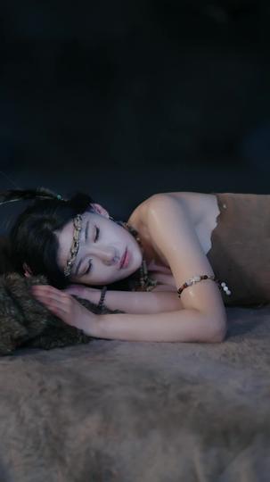 Reborn to Rule the Savage World Episode 5