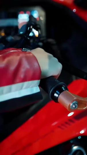 一曲錯愛燼餘生 第1集