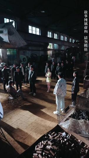 Desde las sombras, él comanda (Doblado)     Episodio 11