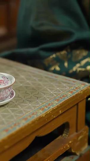 촛불 아래 붉은 꽃 제5회