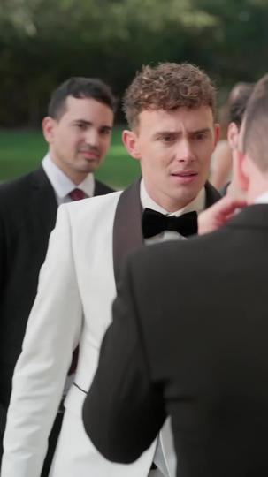 Tu novia billonaria es mi esposa traidora (Doblado)  Episodio 3