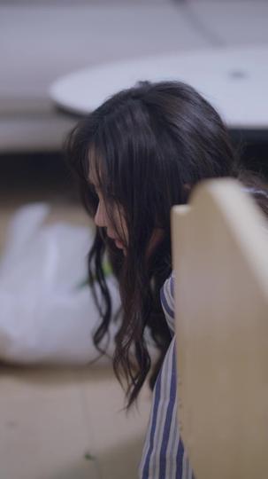 離れた後、二人の幼馴染は死ぬほど後悔している（日本語吹替版） 第 11 話