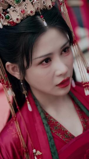 Revenge Wears the Crown Episode 3