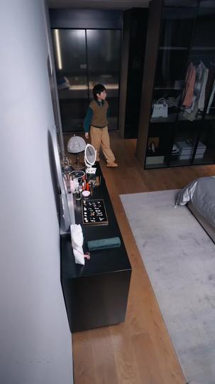 Crushed Beneath the Weight of Love Episode 3