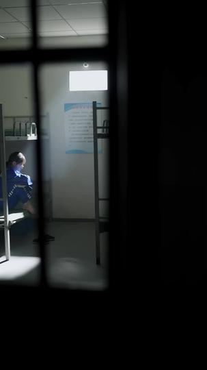 Presa pelo Ódio, Livre pelo Amor (Dublado) 1Episódio