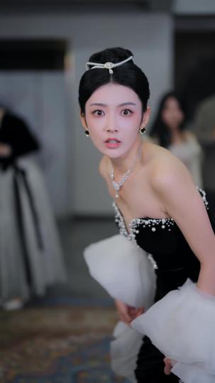 系統讓黑千金虐女,她反手虐渣 第11集