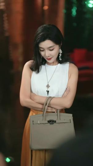 億万長者の社長が私のヒモに! 第 4 話