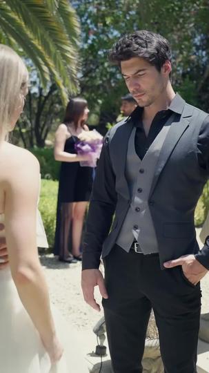 Acasalada com o Pai Alfa do Meu Noivo 7Episódio