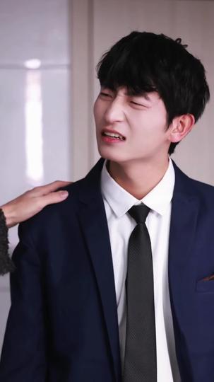 Hiding From Romance, Trapped by Their Affection Episode 8