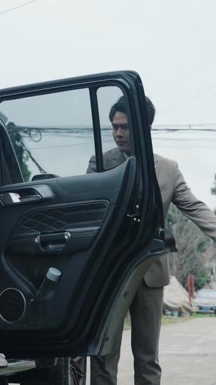 A Rainha Retorna com Seus Três Bichinhos 9Episódio