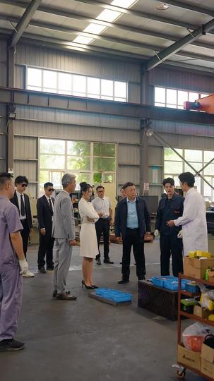 被裁员后厂子倒闭了 第9集